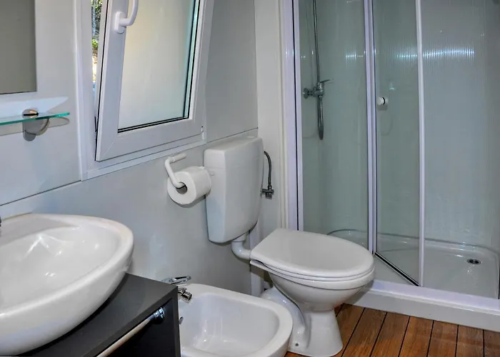 Baia Dei Micenei Campsite *