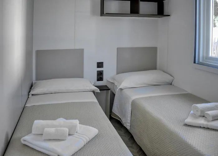 Baia Dei Micenei Camping *