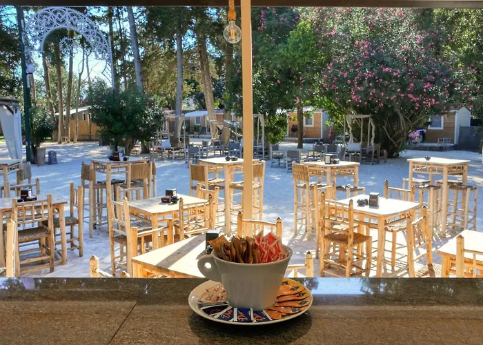 Baia Dei Micenei Camping *